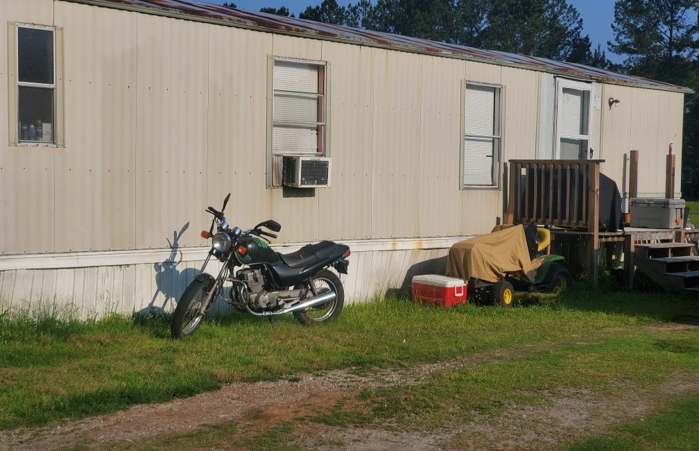 1996 Fleetwood Single Wide 2 Bed 1 Bath 131 Allen Circle Varnville, SC