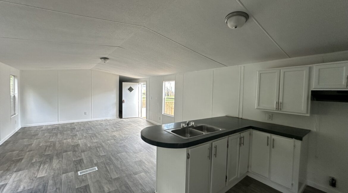 (RENTED) Seneca, South Carolina | 2 Bedroom 2 Bathroom Mobile Home Single Wide | Sale/Rent