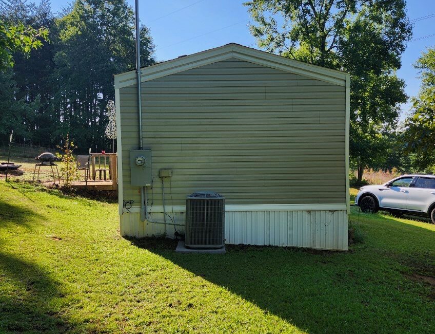 (SOLD) Landrum, South Carolina 2 Bedroom 2 Bathroom – Mobile Home Needs To Be Moved