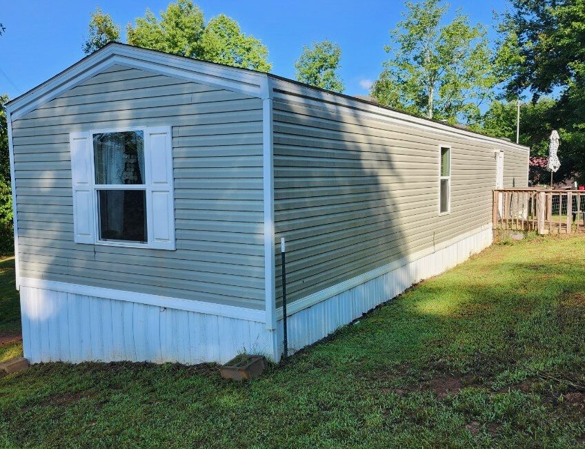 (SOLD) Landrum, South Carolina 2 Bedroom 2 Bathroom – Mobile Home Needs To Be Moved
