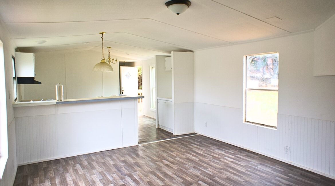 (RENTED) 200 Deer Park Dr Seneca, SC 29672  Lot #4 – 3 Bedroom 2 Bathroom – For Sale $25,000 ($5k Down Payment Owner finance)