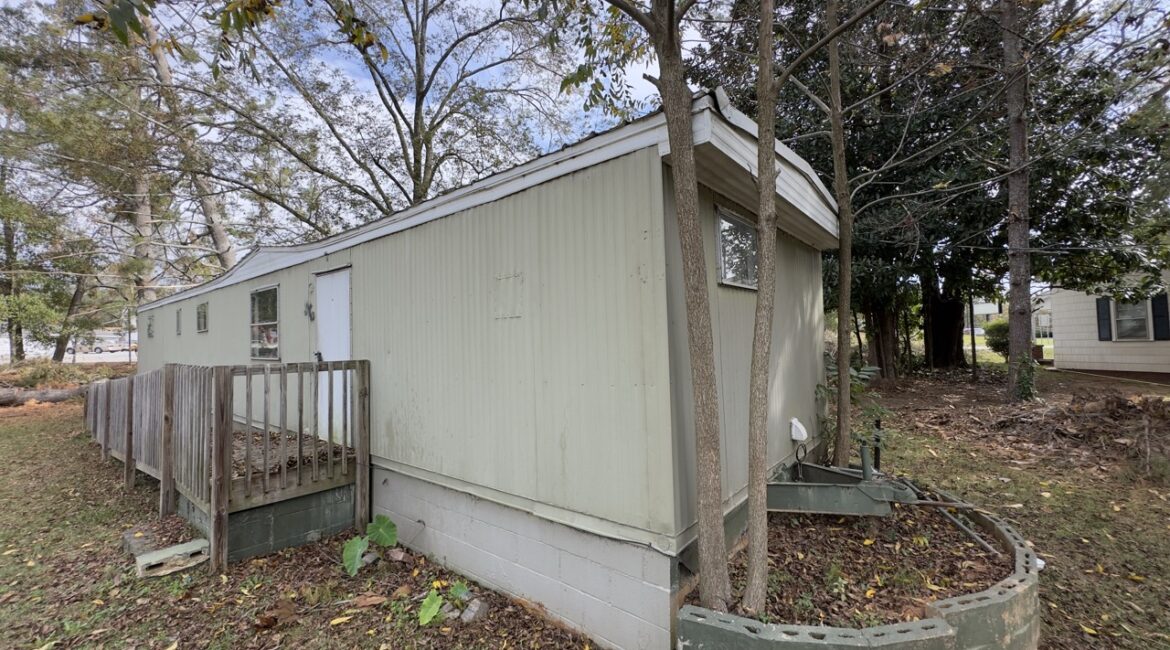 (RENTED) Budget-Friendly 2-Bed Home in Iva, SC – Only $650 a Month!