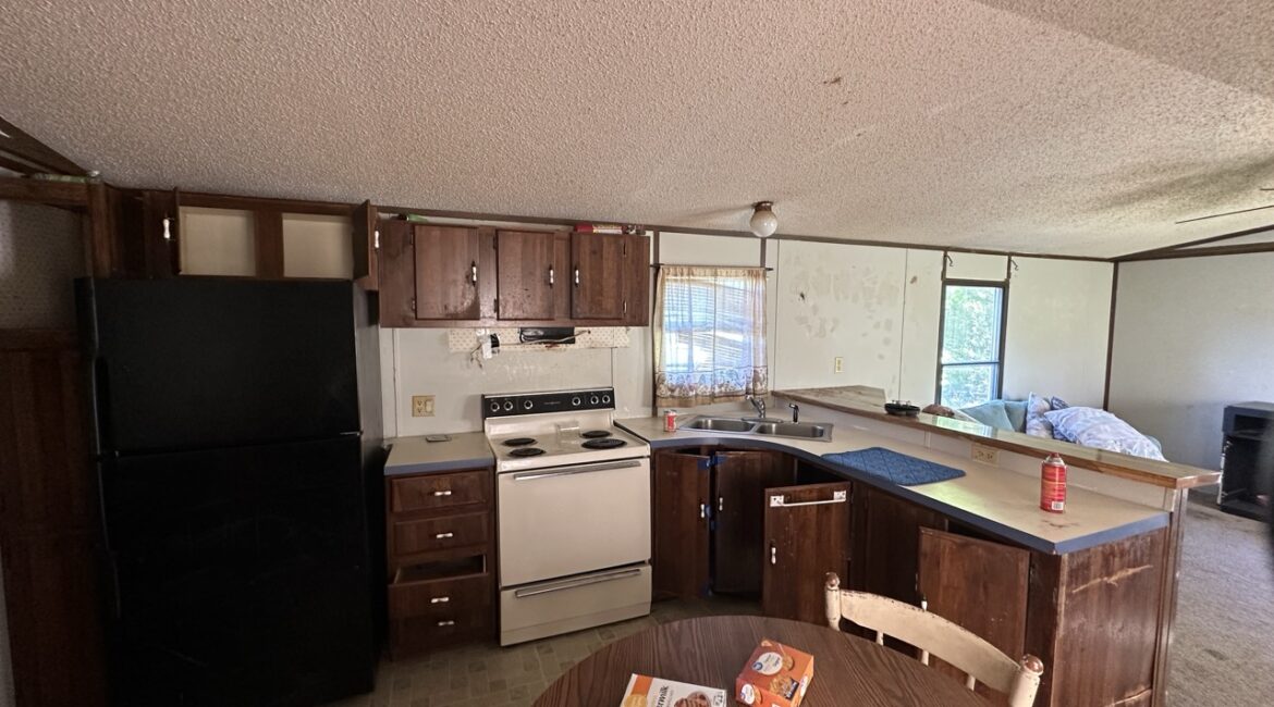 (SOLD) $10,000 – 3 Bedroom For Sale – SENECA, SC