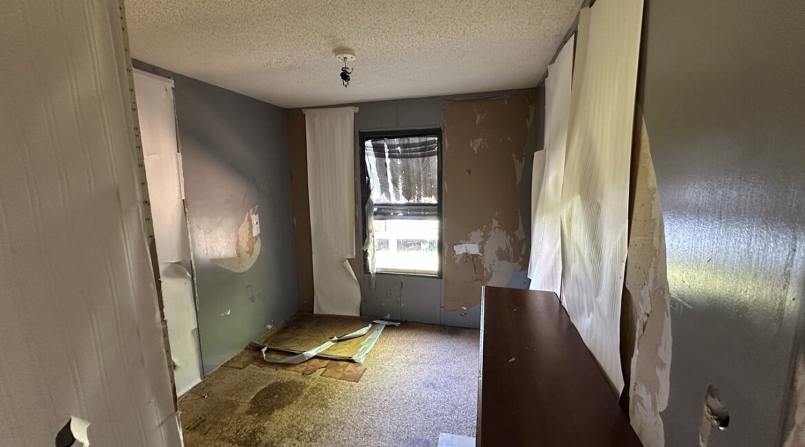 (SOLD) $10,000 – 3 Bedroom For Sale – SENECA, SC