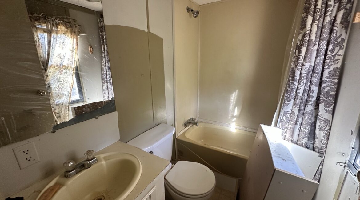 (SOLD) $10,000 – 3 Bedroom For Sale – SENECA, SC