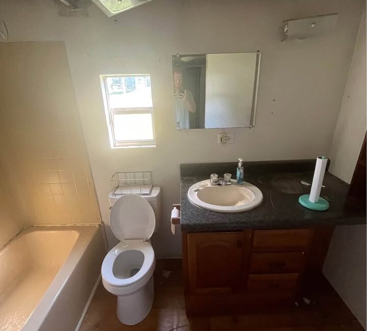 3 bed 2 bath – (.84 acre lot) 150 Chapel Dr Roebuck, SC 29376