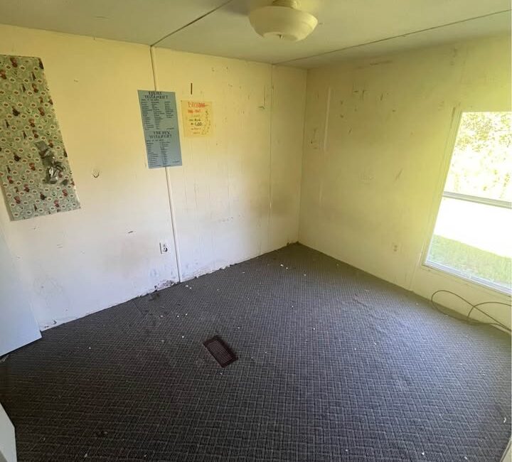 3 bed 2 bath – (.84 acre lot) 150 Chapel Dr Roebuck, SC 29376