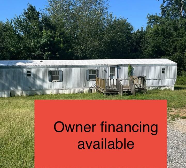 3 bed 2 bath – (.84 acre lot) 150 Chapel Dr Roebuck, SC 29376