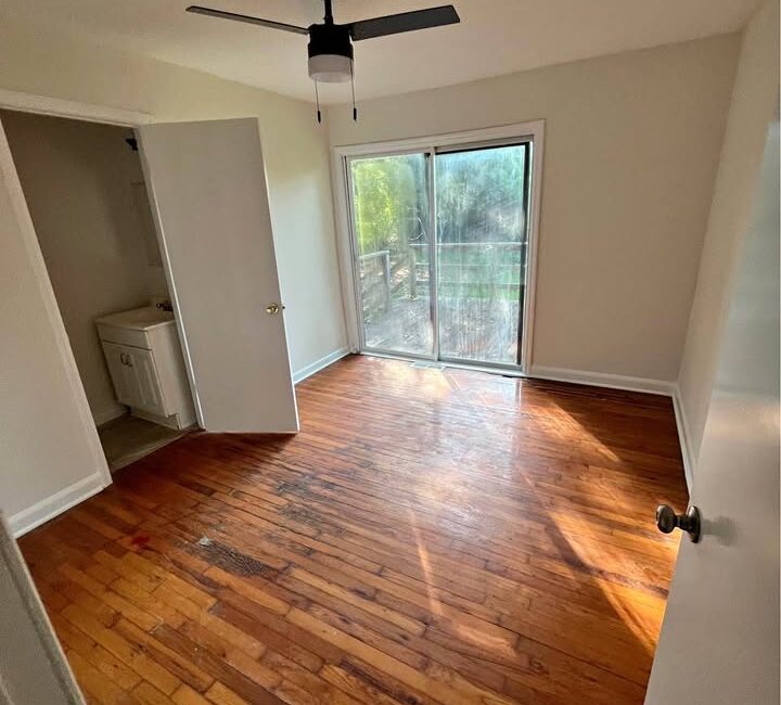 (SOLD) 4 bedrooms 1.5 bath – 7220 Wood St Spartanburg, SC 29303