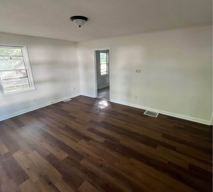 (SOLD) 4 bedrooms 1.5 bath – 7220 Wood St Spartanburg, SC 29303