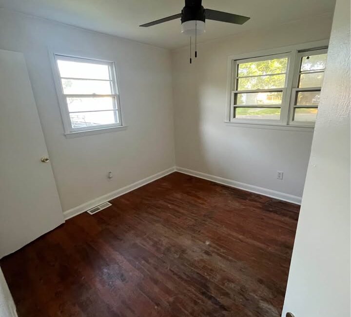 (SOLD) 4 bedrooms 1.5 bath – 7220 Wood St Spartanburg, SC 29303