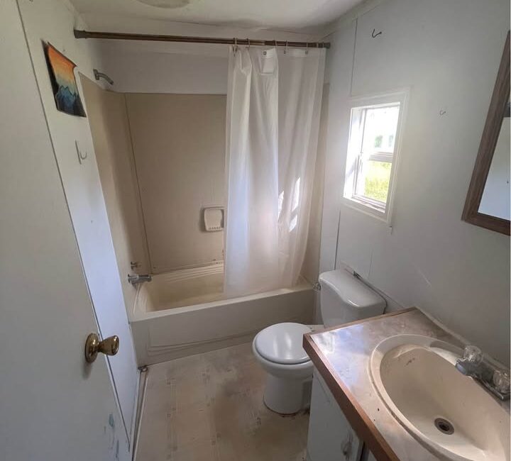 3 bed 2 bath – (.84 acre lot) 150 Chapel Dr Roebuck, SC 29376