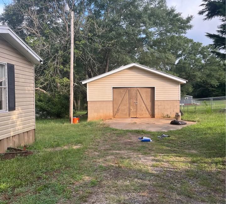 3 bed 2 bath (.36 acres) – 1404 Bud Arthur Bridge Rd Cowpens, SC 29330