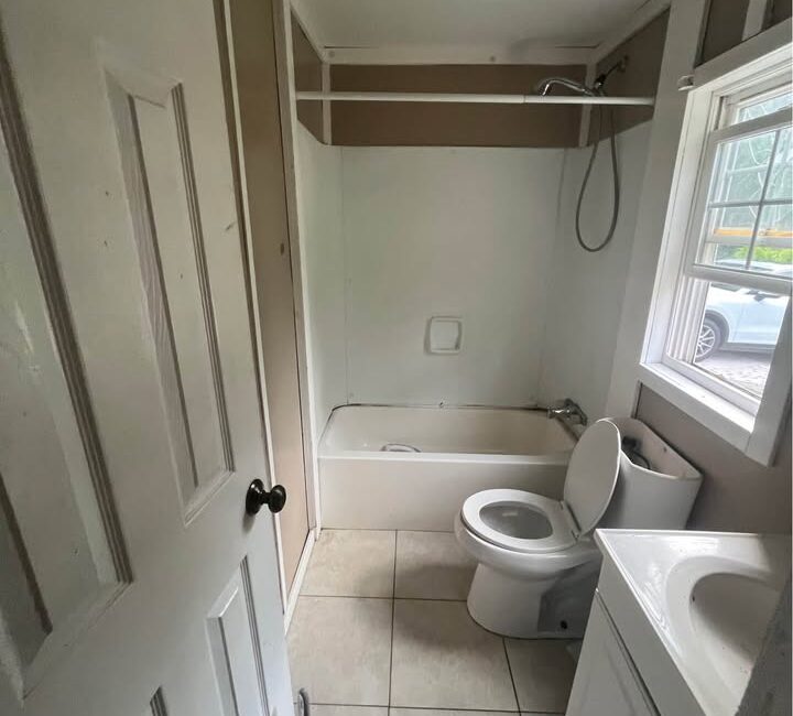 3 bed 2 bath (.36 acres) – 1404 Bud Arthur Bridge Rd Cowpens, SC 29330