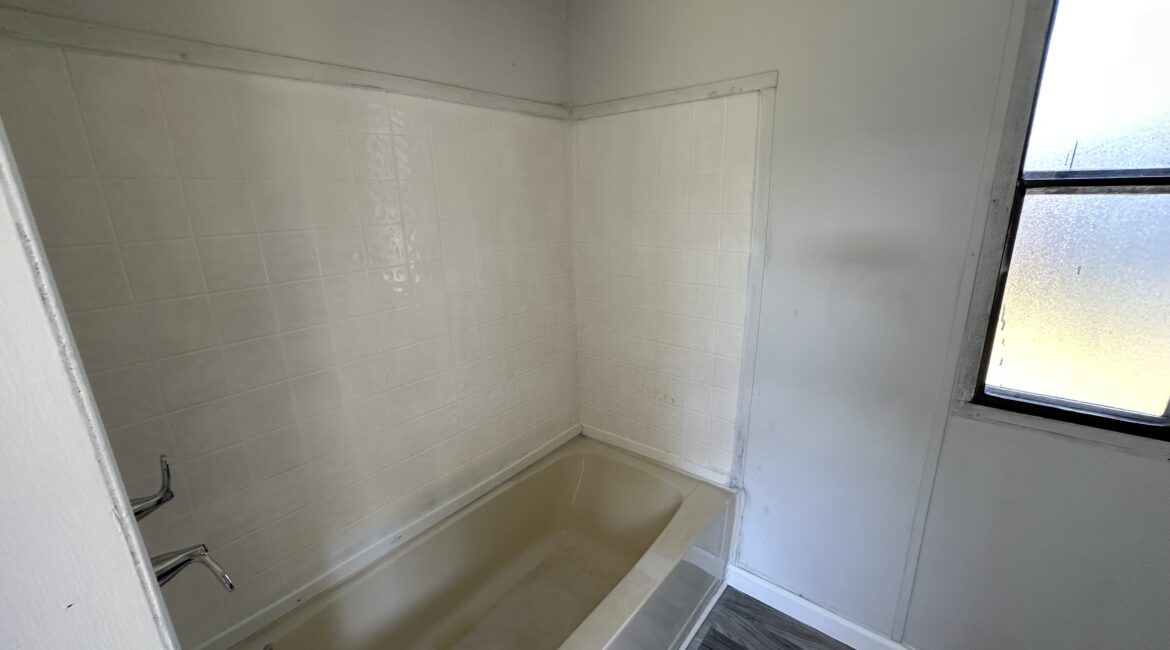 (SOLD) 2 Bedroom / 2 Bathroom – 355 Draymont Dr, Spartanburg, SC (.17 acre)