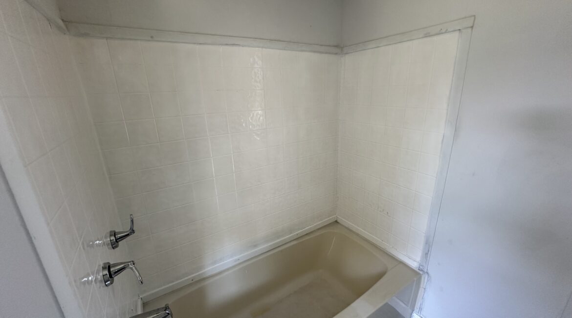 (SOLD) 2 Bedroom / 2 Bathroom – 355 Draymont Dr, Spartanburg, SC (.17 acre)