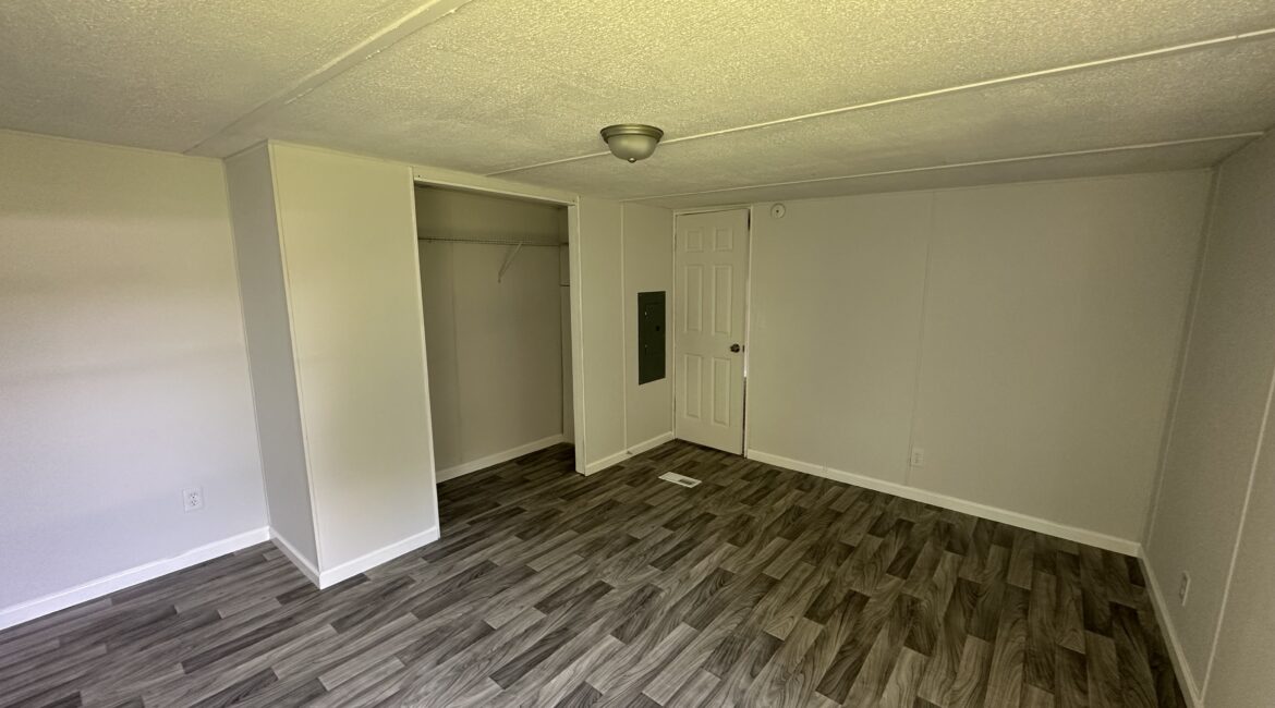 (SOLD) 2 Bedroom / 2 Bathroom – 355 Draymont Dr, Spartanburg, SC (.17 acre)