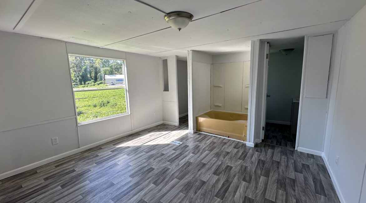 3 Bedroom 2 Bathroom – 315 Draymont Dr, Spartanburg,SC ( .24 acre lot)