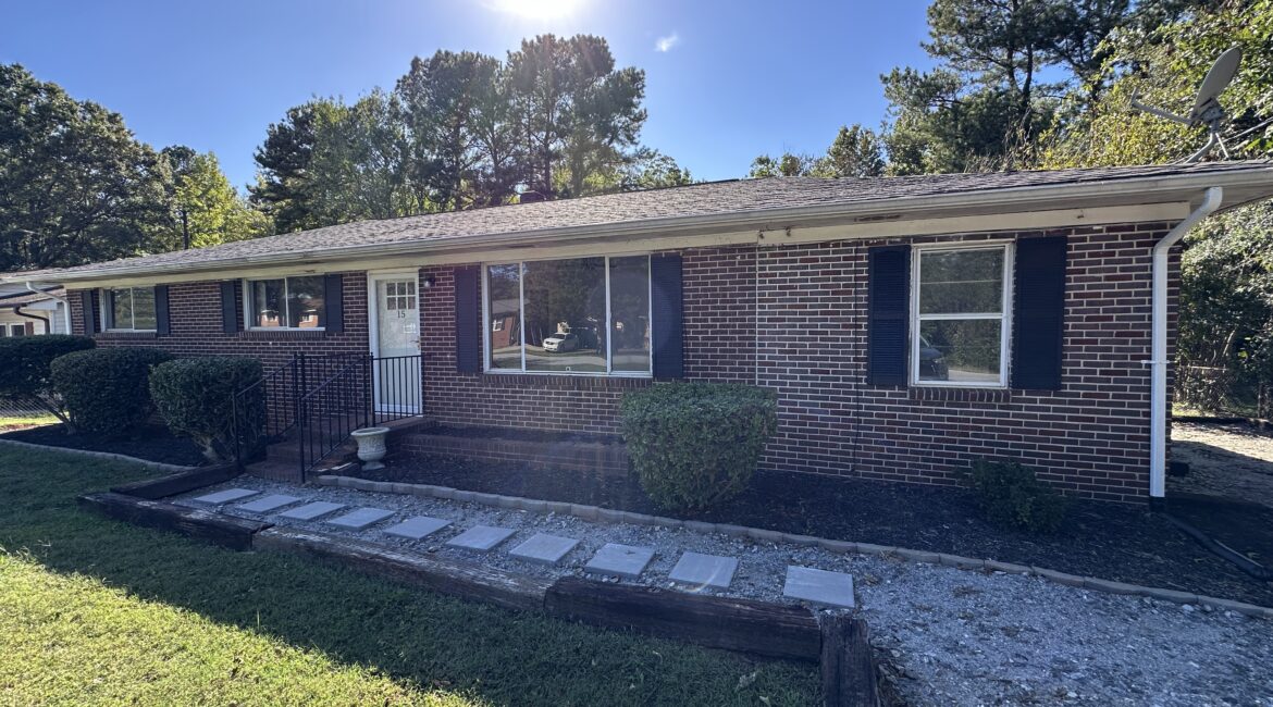 4 Bedroom 2 Bathroom Single Family Home For Sale – 15 Knox St, Greenville, SC 29605 Tour