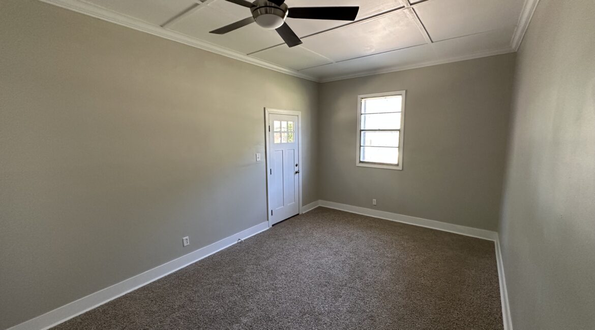 4 Bedroom 2 Bathroom Single Family Home For Sale – 15 Knox St, Greenville, SC 29605 Tour