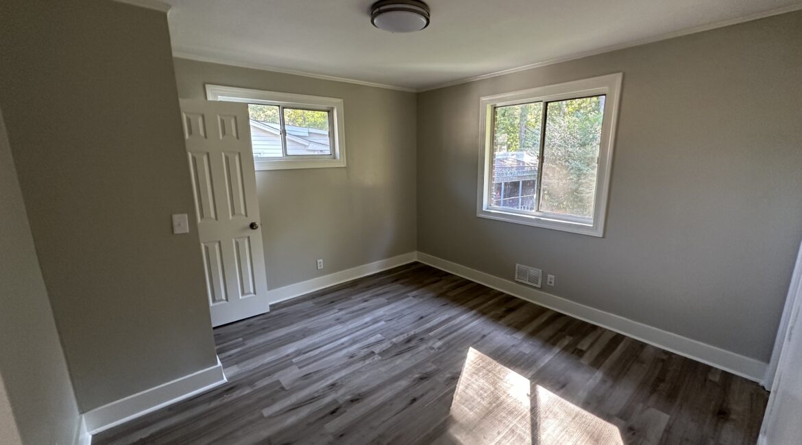 4 Bedroom 2 Bathroom Single Family Home For Sale – 15 Knox St, Greenville, SC 29605 Tour