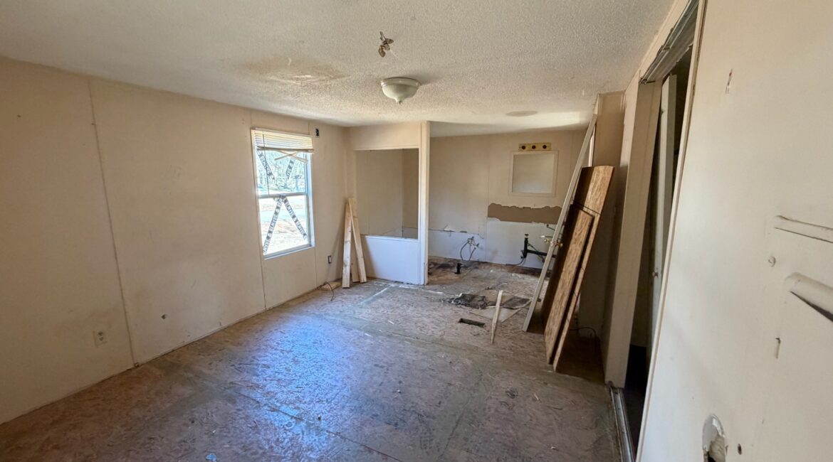 2 Bed 2 Bath Mobile Home For Sale in Simpsonville, SC 29681