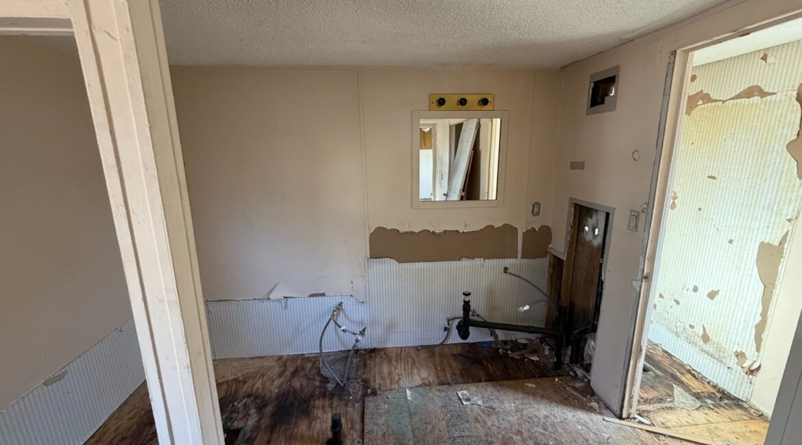 2 Bed 2 Bath Mobile Home For Sale in Simpsonville, SC 29681