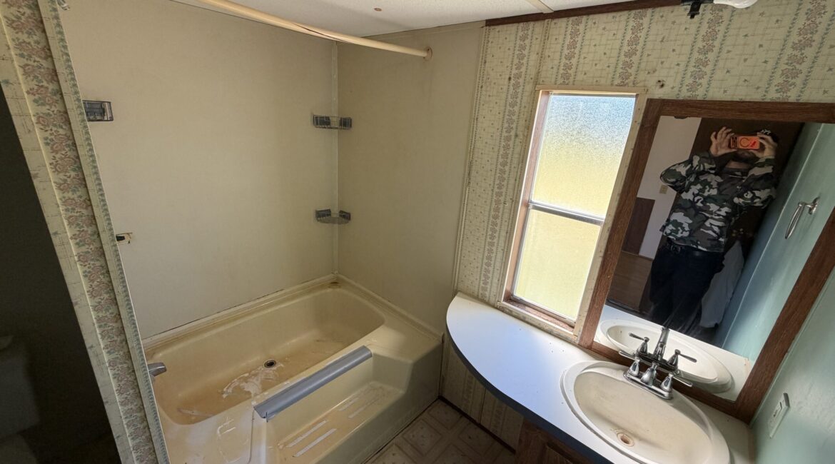 3 Bed 2 Bath Mobile Home for Sale in Seneca, SC – $9,000 | Must Be Moved